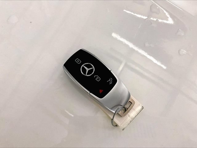 Used 2024 Mercedes-Benz GLB 250 4MATIC image 9