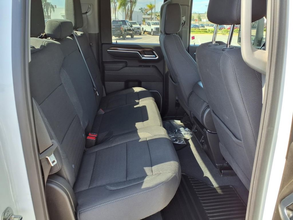 Used 2024 Chevrolet Silverado 2500 LT AWD/4WD image 16