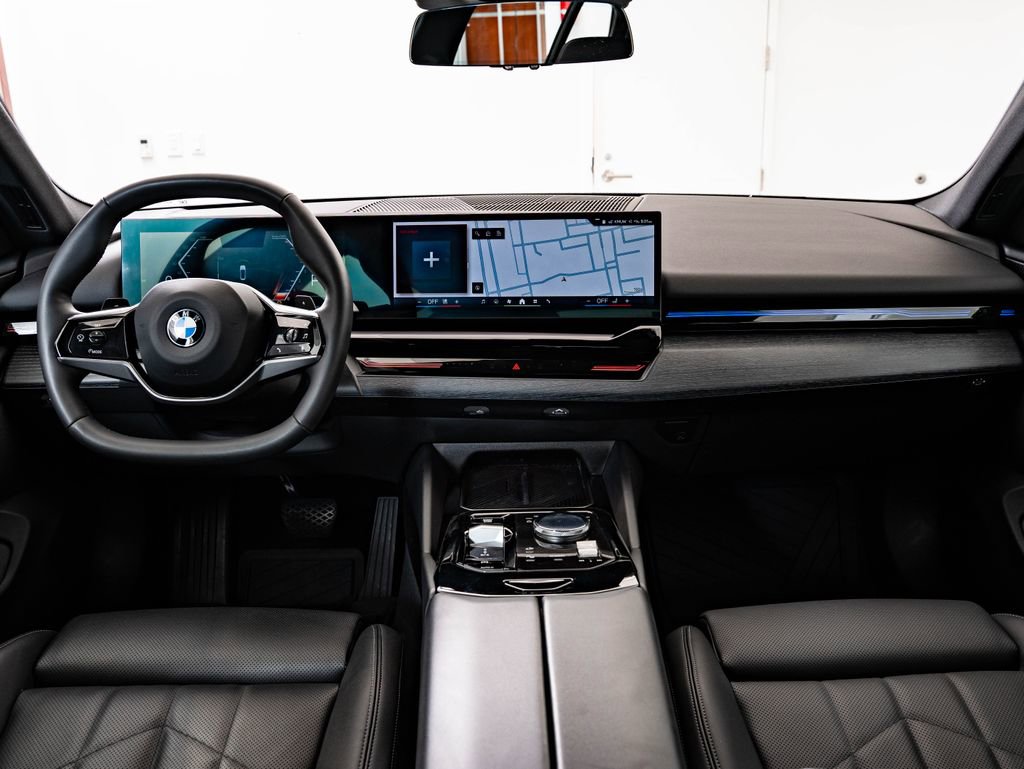 Certified 2025 BMW 530i xDrive AWD/4WD image 34