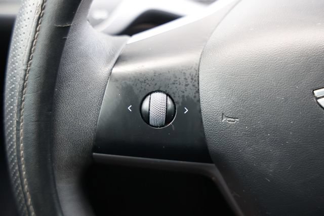 Used 2022 Tesla Model 3 Standard Range RWD image 28