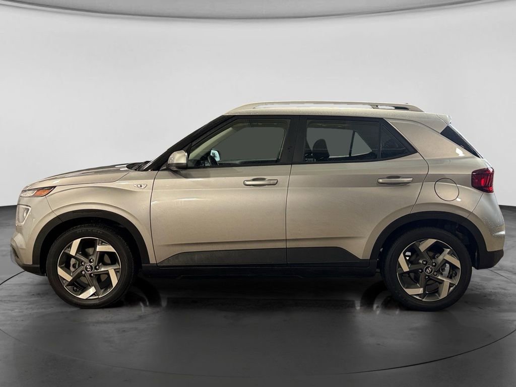 Used 2023 Hyundai Venue SEL FWD image 7