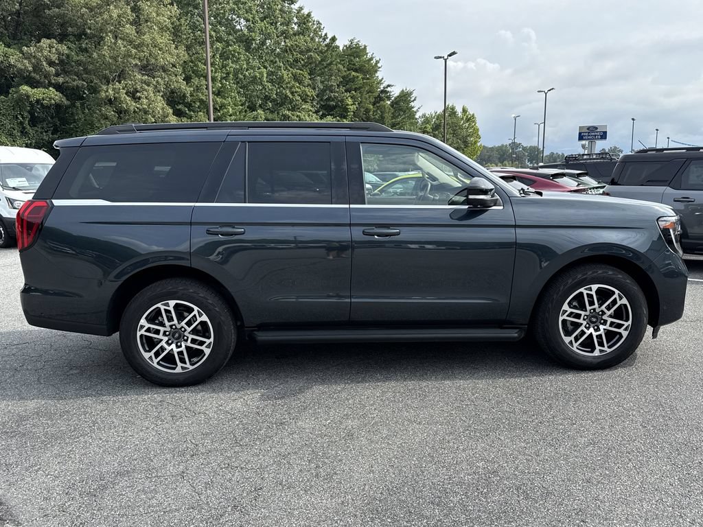 Used 2025 Ford Expedition Active AWD/4WD image 8