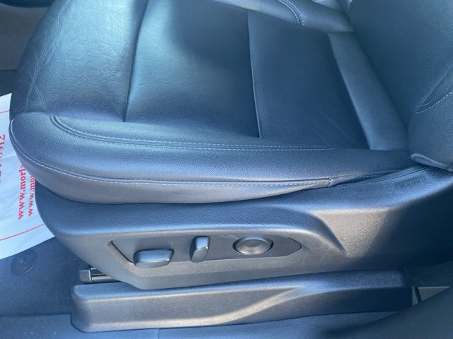 Used 2023 Chevrolet Suburban LT image 18