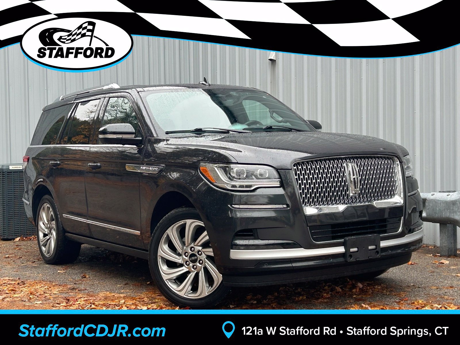 Used 2024 Lincoln Navigator Reserve AWD/4WD image 1