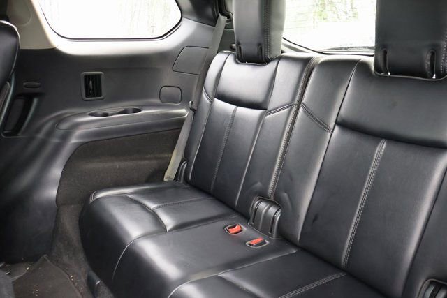 Used 2019 Nissan Pathfinder SL image 8