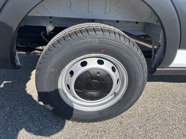 New 2026 Ford Transit 250 148 Medium Roof image 18
