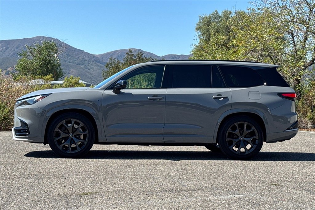 Used 2024 Lexus TX 500h AWD image 7