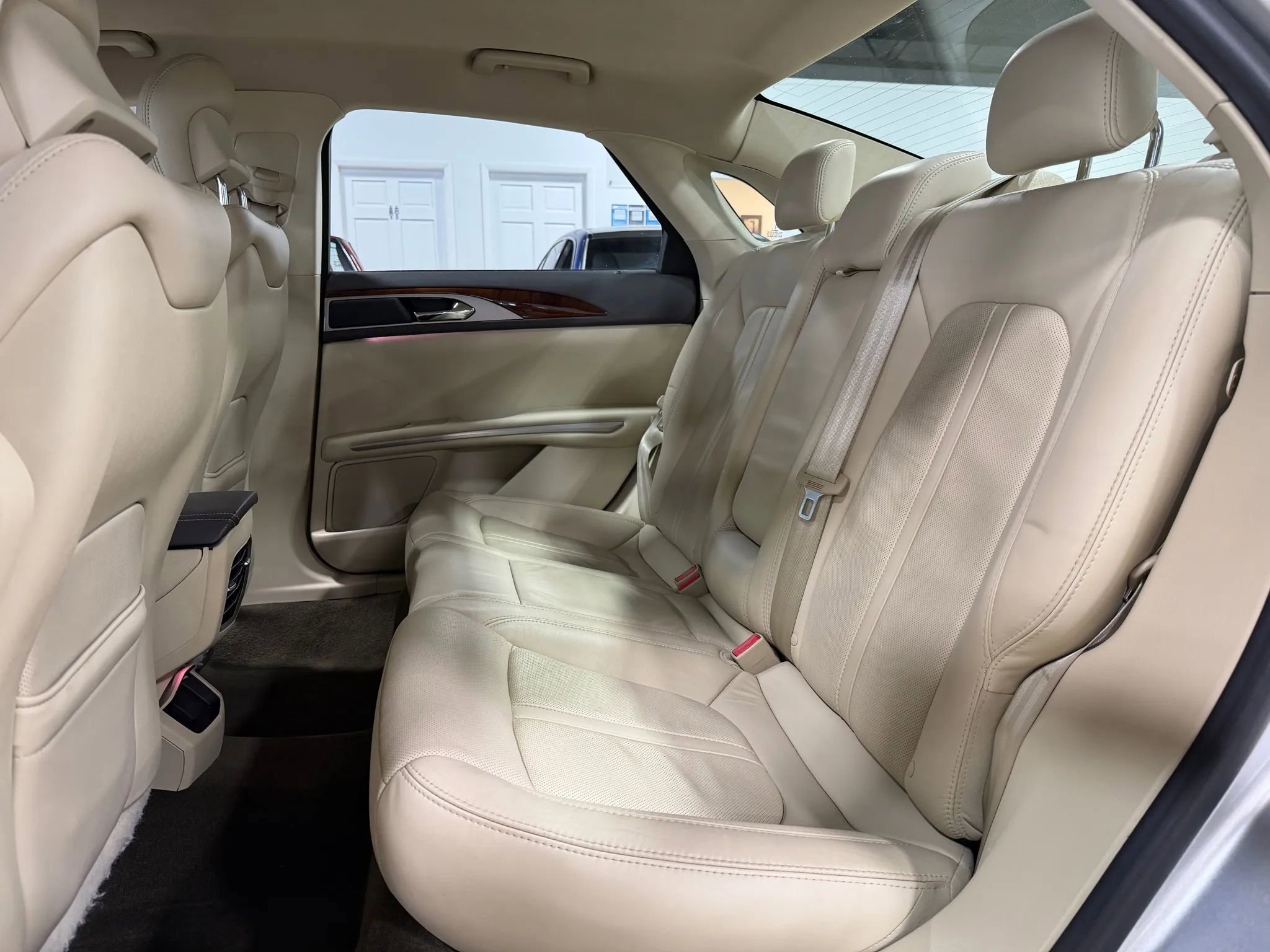 Used 2013 Lincoln MKZ image 27