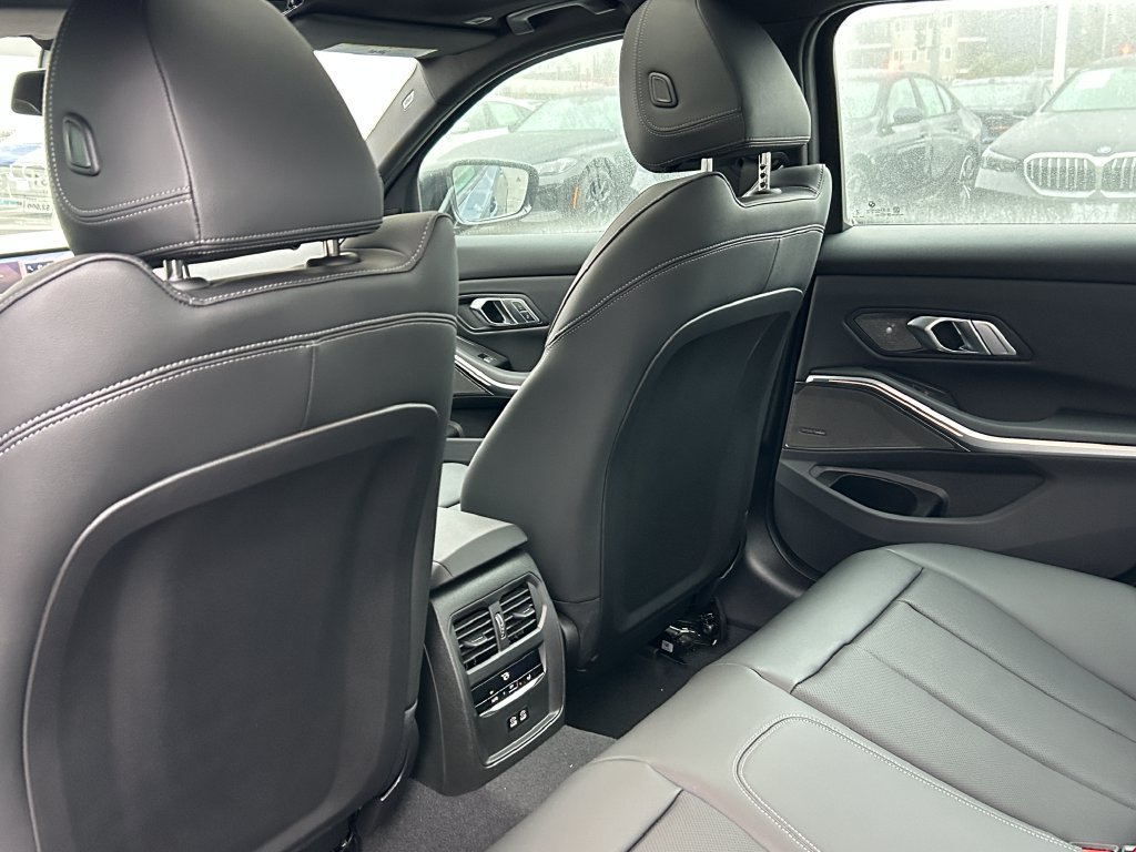 New 2026 BMW 330i Sedan w/ M Sport Package RWD image 31