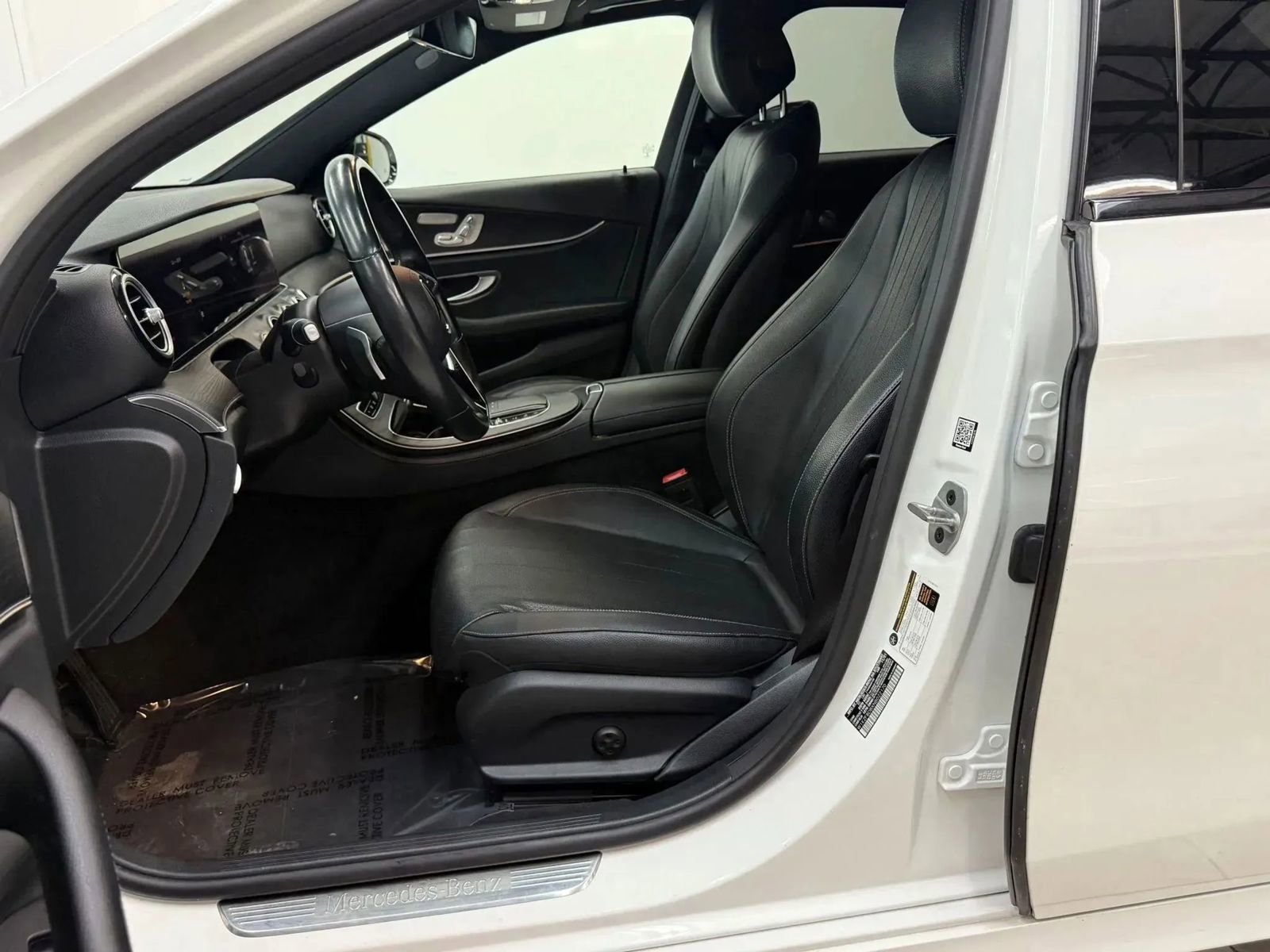 Used 2022 Mercedes-Benz E 350 Sedan w/ AMG Line Exterior image 17