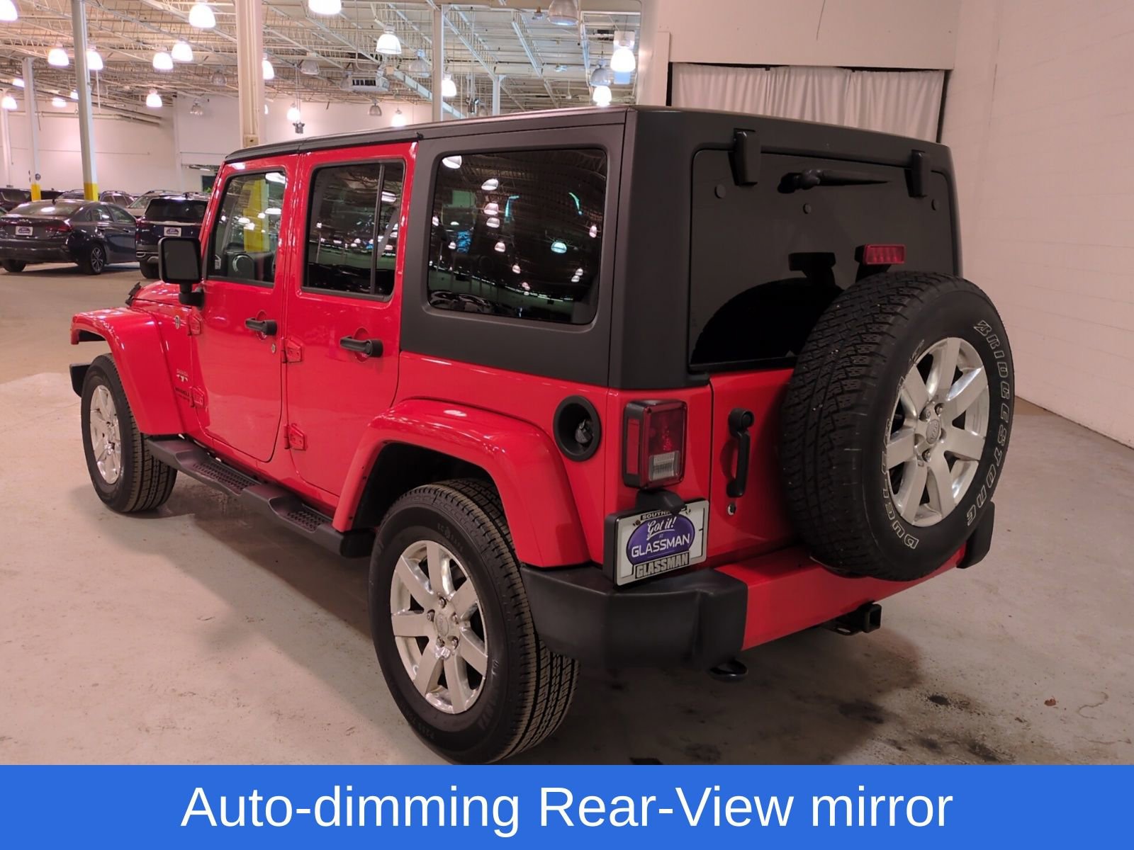 Used 2017 Jeep Wrangler Unlimited Sahara w/ Connectivity Group AWD/4WD image 6