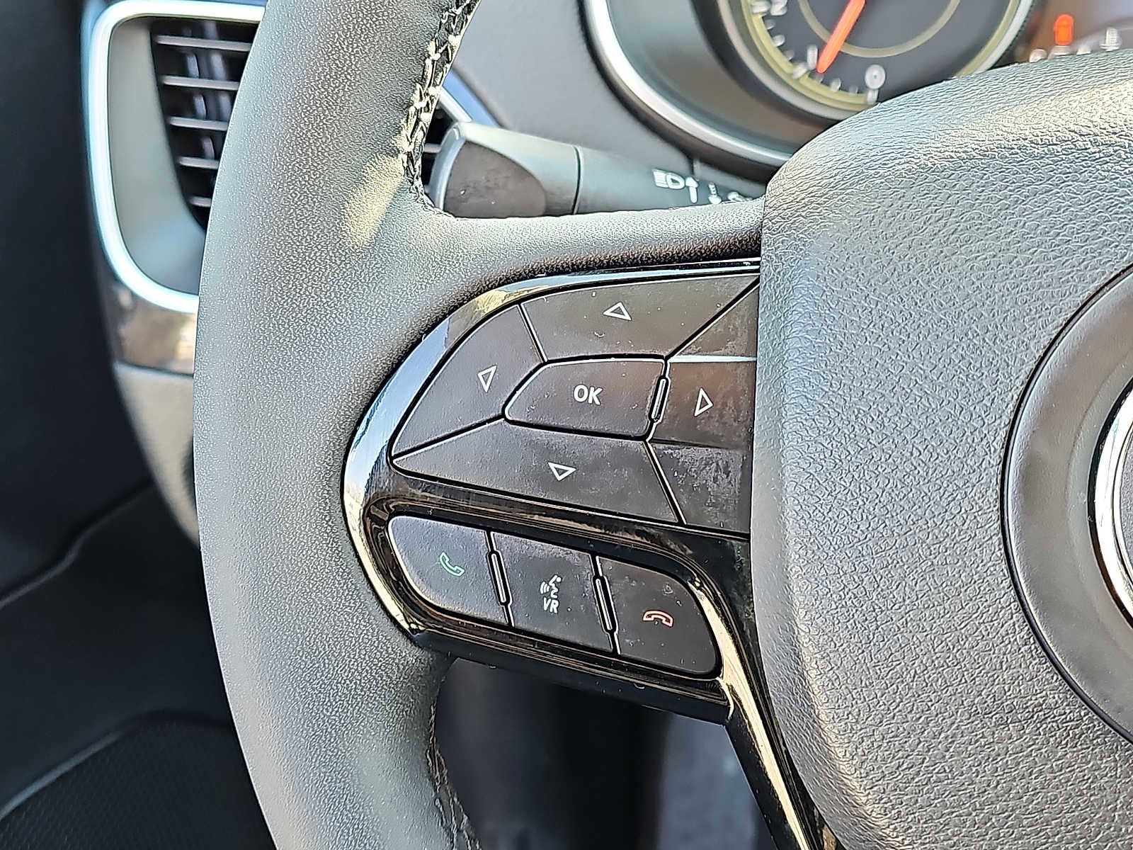 Used 2023 Jeep Cherokee Altitude Lux image 22