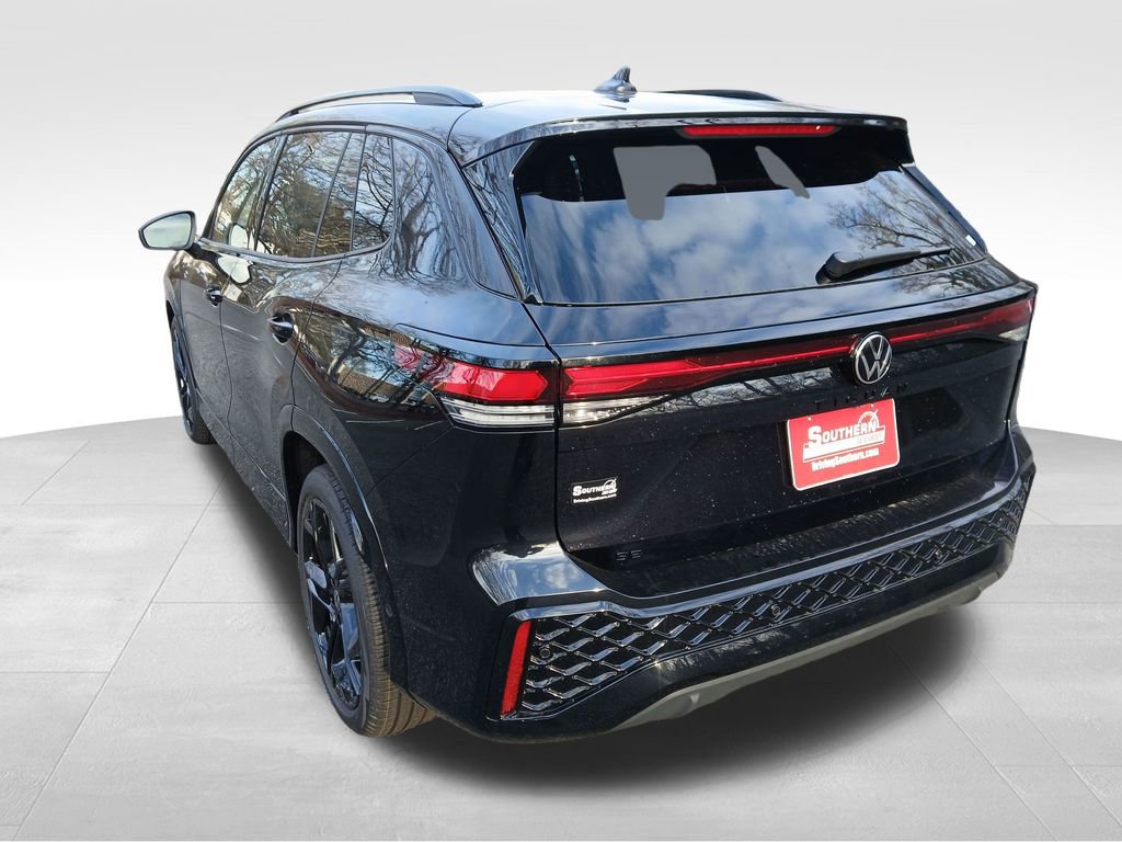 New 2026 Volkswagen Tiguan SE R-Line image 3