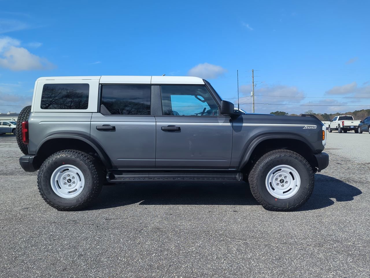 New 2026 Ford Bronco Heritage Edition AWD/4WD image 2