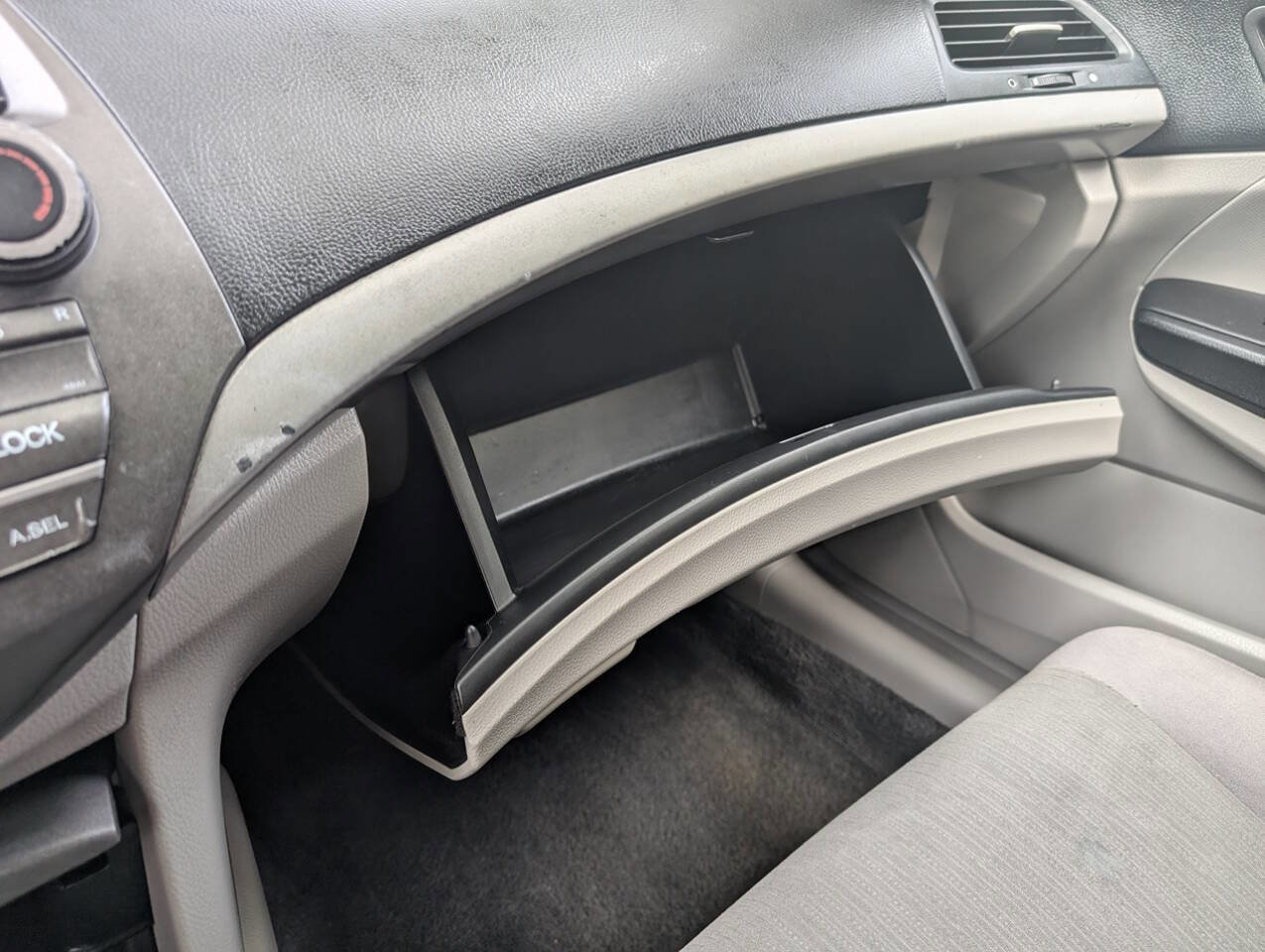 Used 2011 Honda Accord LX image 23