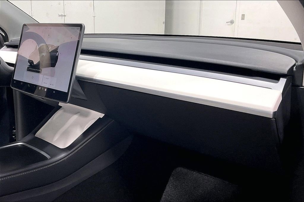 Used 2022 Tesla Model Y Performance image 19