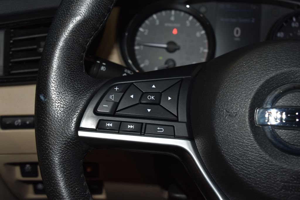 Used 2019 Nissan Rogue SL w/ Premium Package AWD/4WD image 9