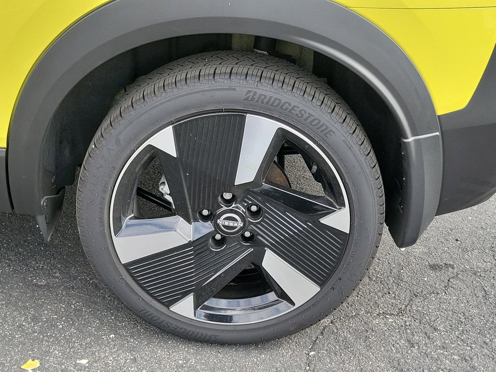 New 2025 Nissan Kicks SR image 17