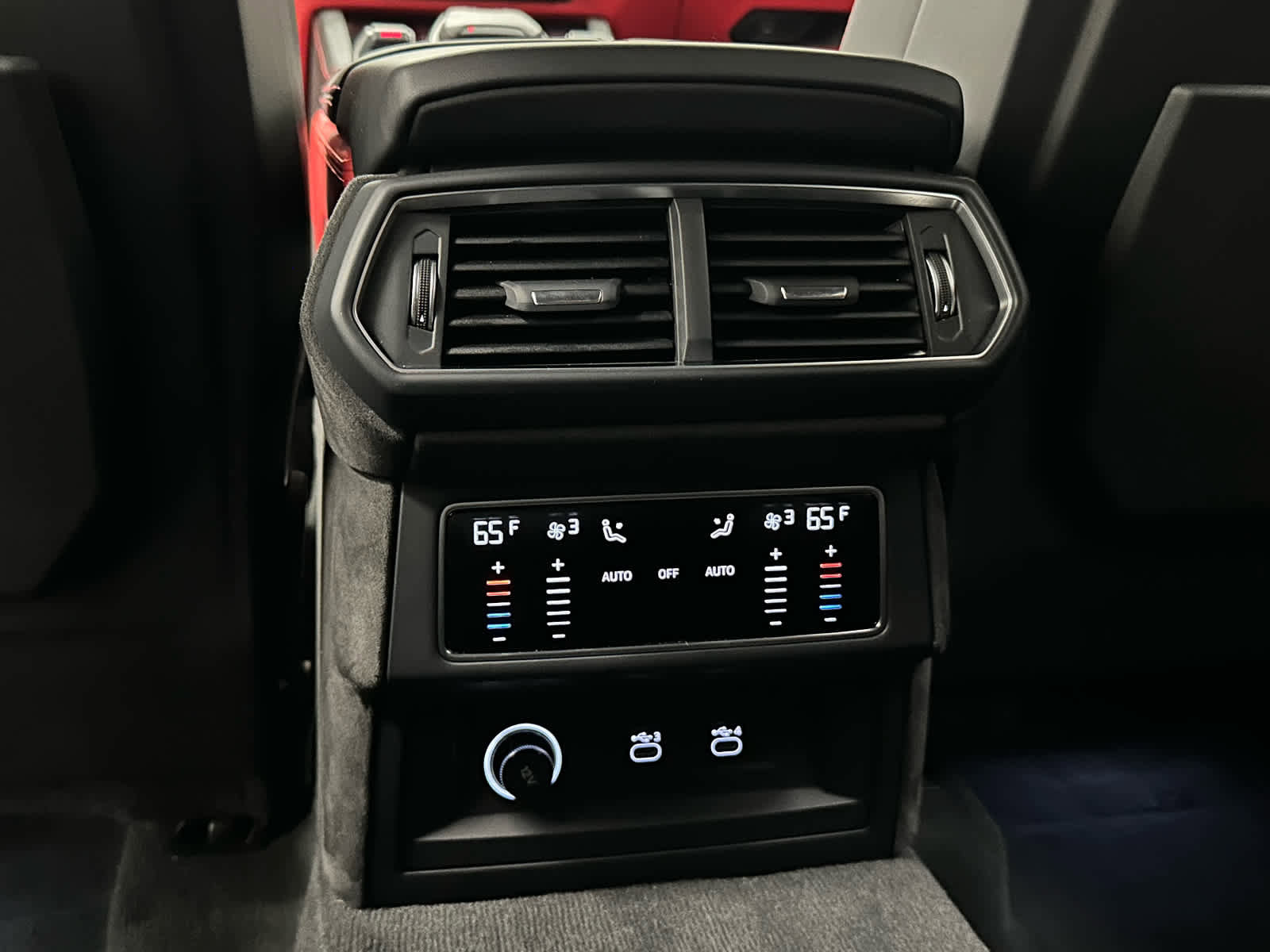 Used 2025 Lamborghini Urus SE image 41