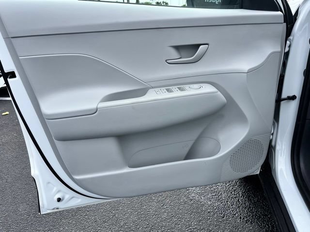 New 2026 Hyundai Kona SE FWD image 16