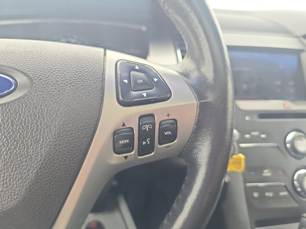 Used 2013 Ford Taurus SEL FWD image 18