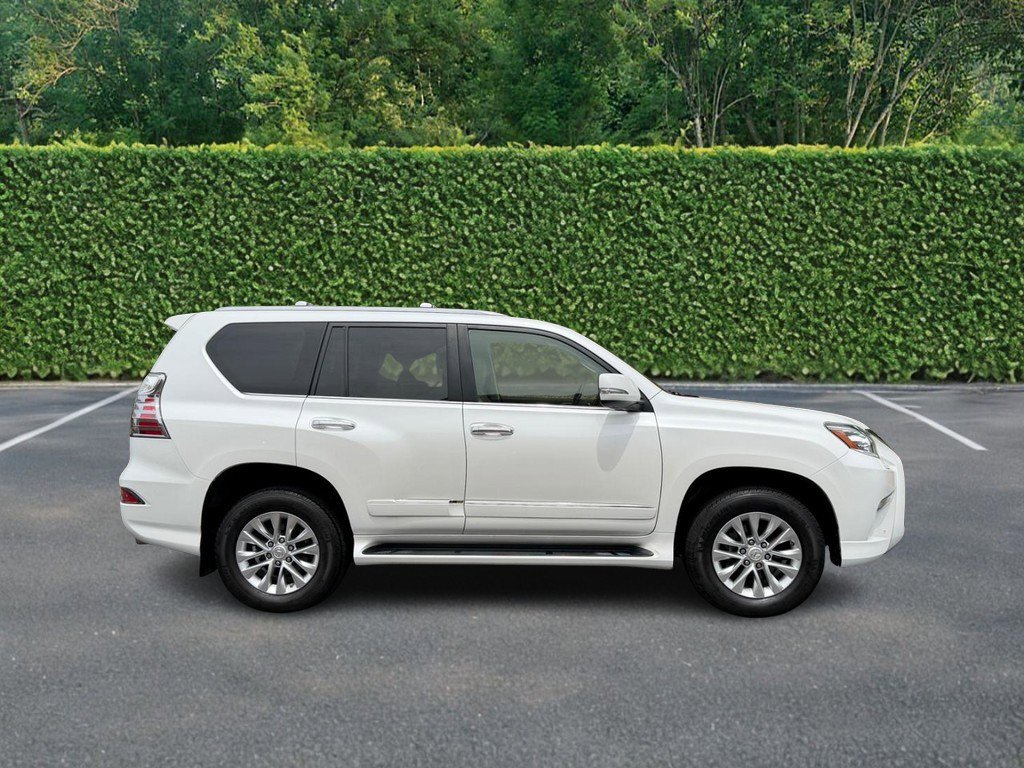 Used 2015 Lexus GX 460 w/ Premium Package AWD/4WD image 2