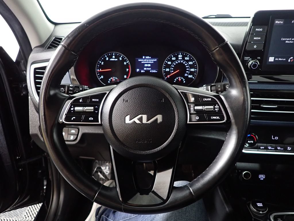 Used 2023 Kia Seltos S AWD/4WD image 25