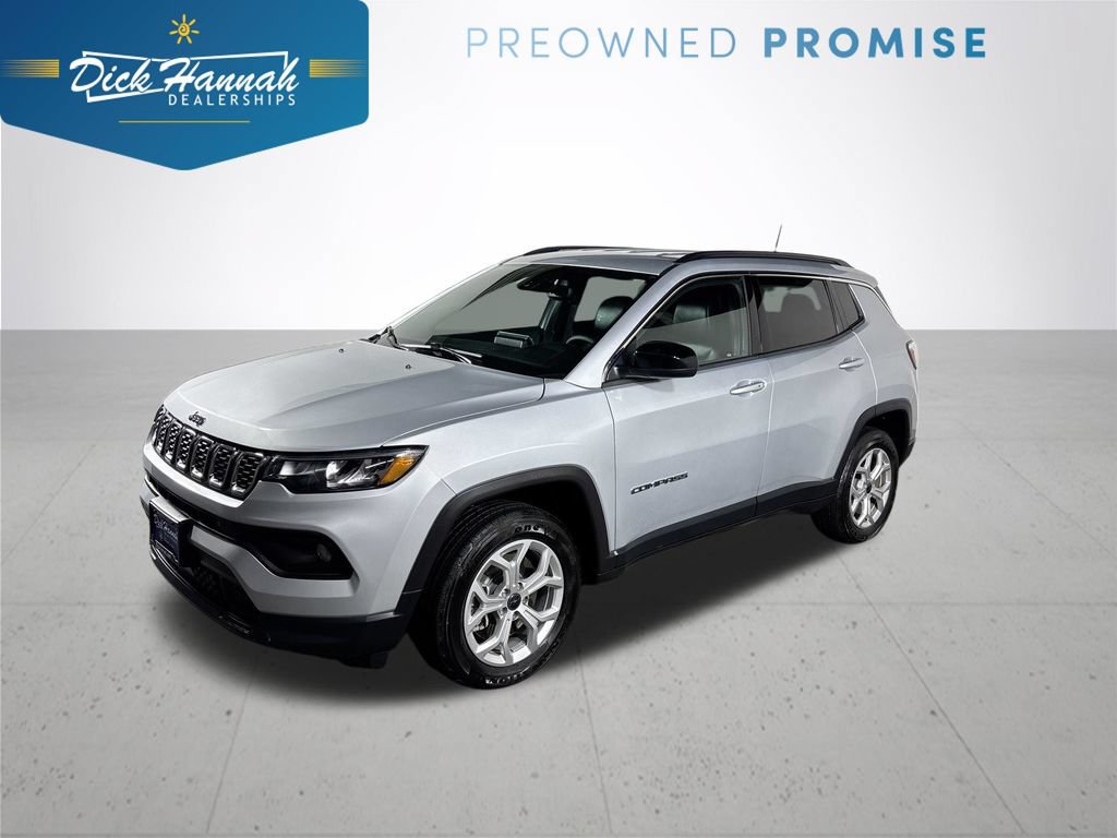 Used 2025 Jeep Compass Latitude AWD/4WD image 1
