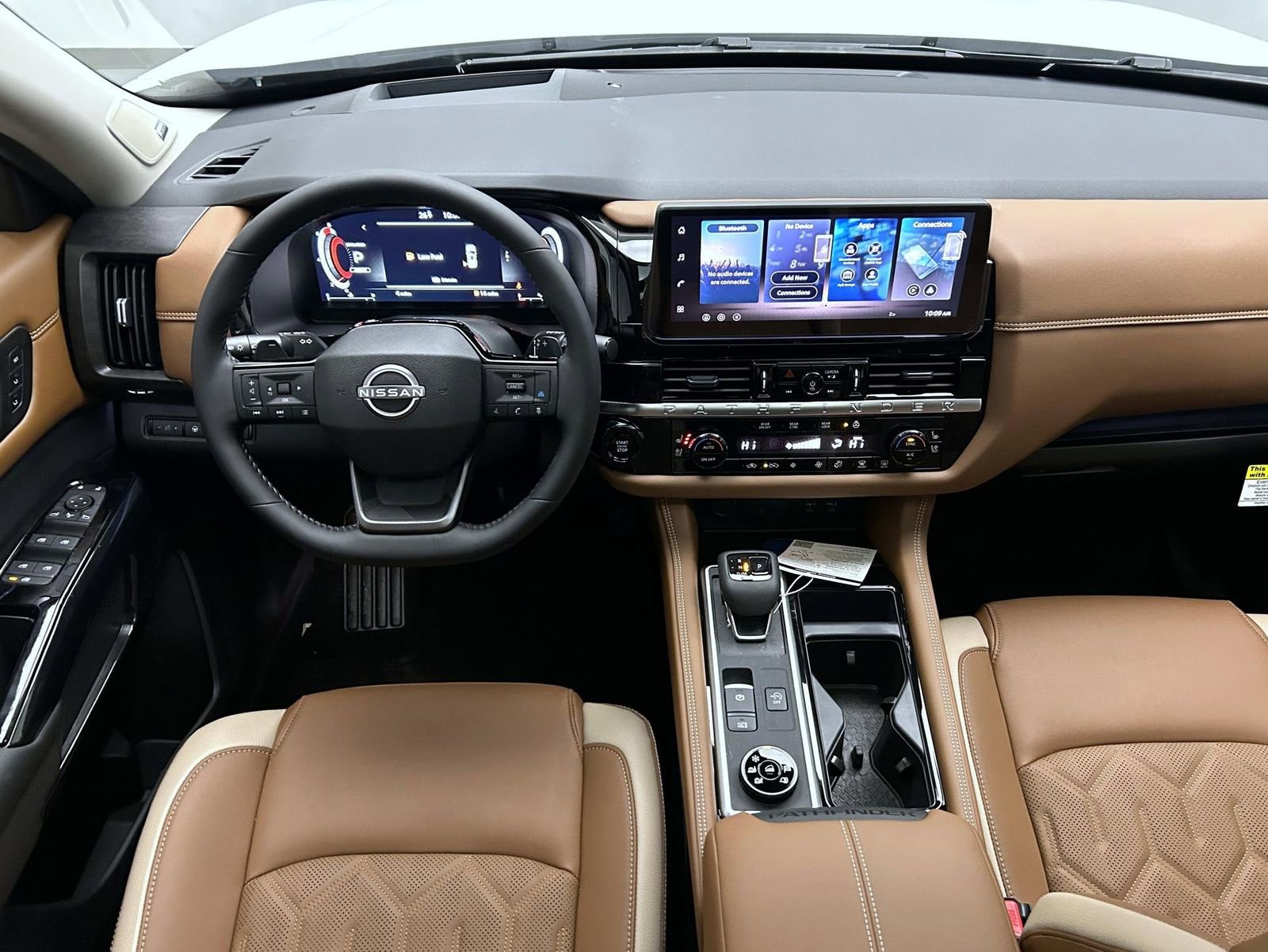 New 2026 Nissan Pathfinder Platinum image 13