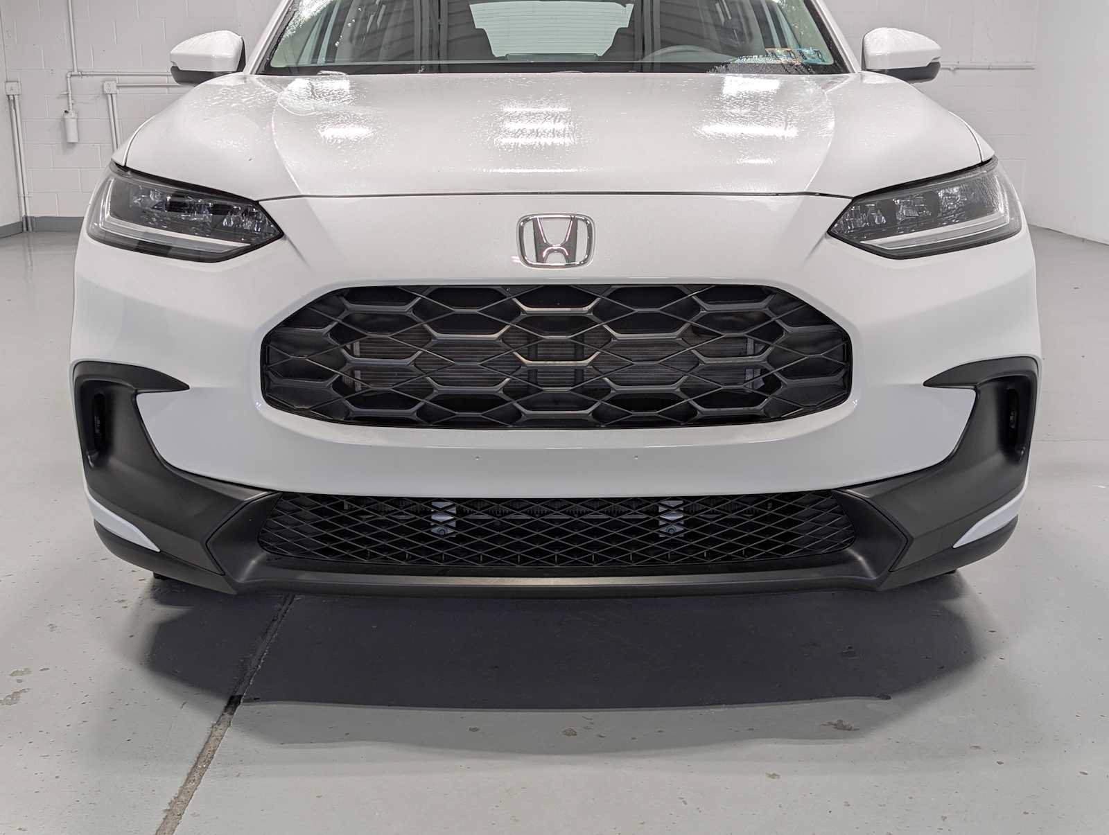 Certified 2024 Honda HR-V LX image 2
