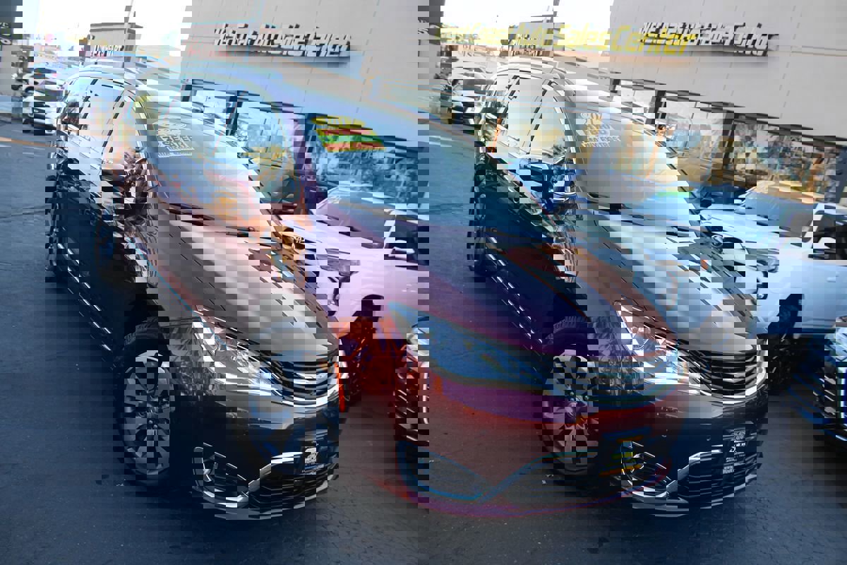 Used 2017 Chrysler Pacifica Platinum image 45