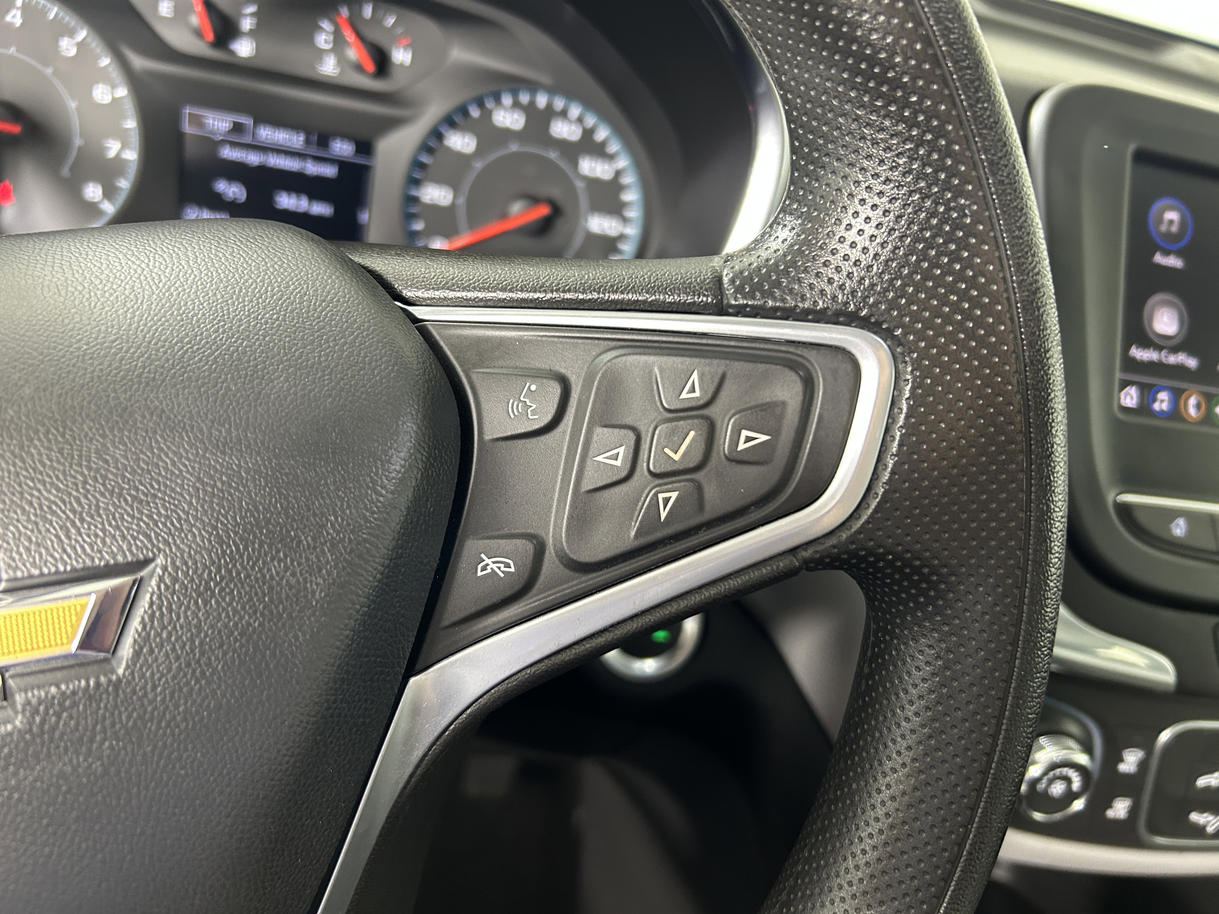 Used 2023 Chevrolet Equinox LS AWD/4WD image 16