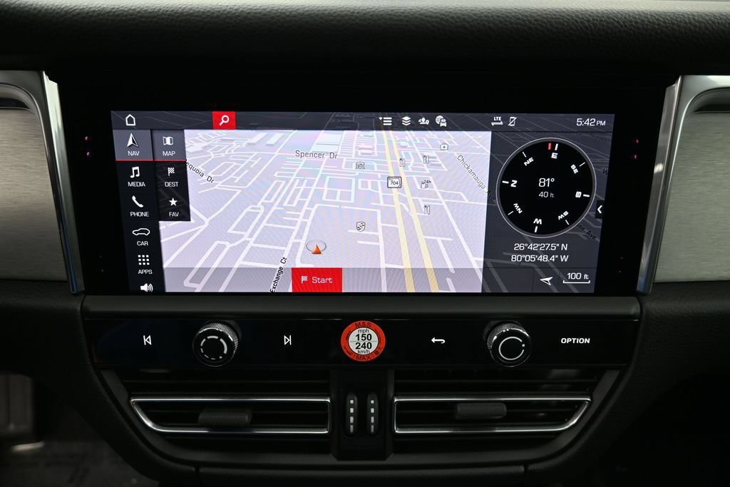 Certified 2026 Porsche Macan AWD/4WD image 21