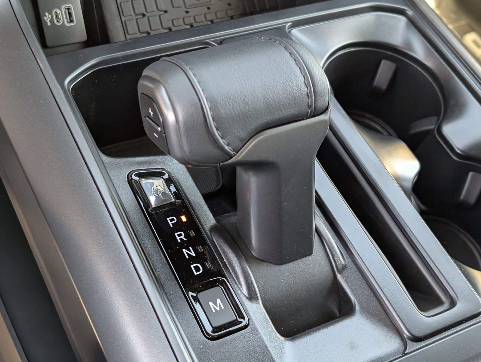 Used 2025 Ford F150 Lariat w/ Equipment Group 502A High image 23