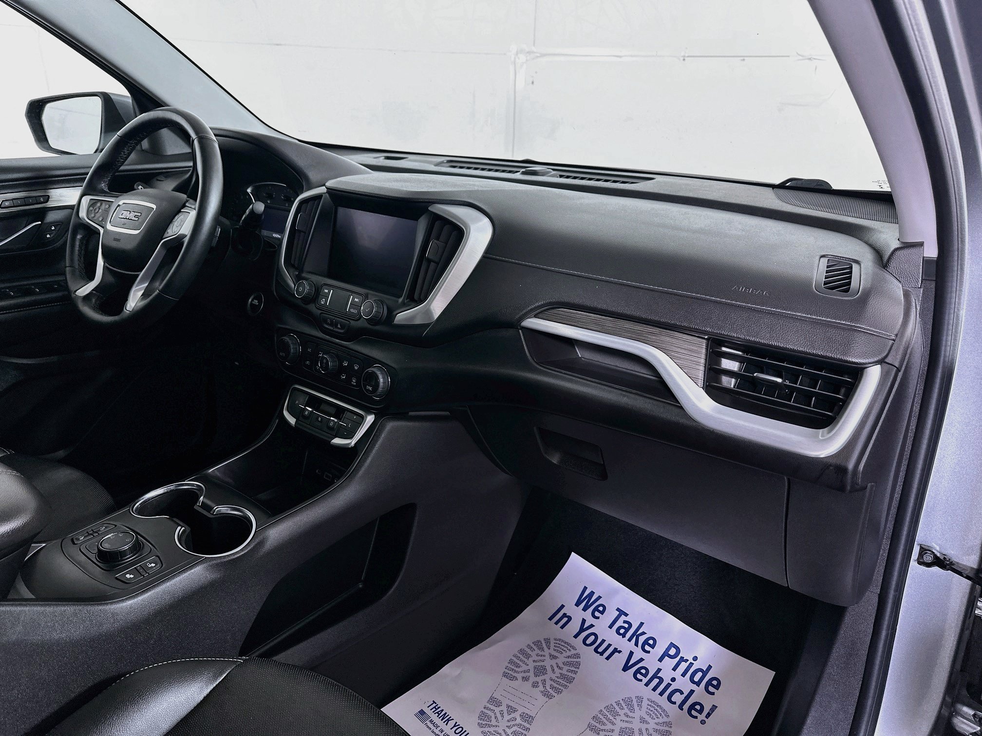Used 2024 GMC Terrain SLT AWD/4WD image 26