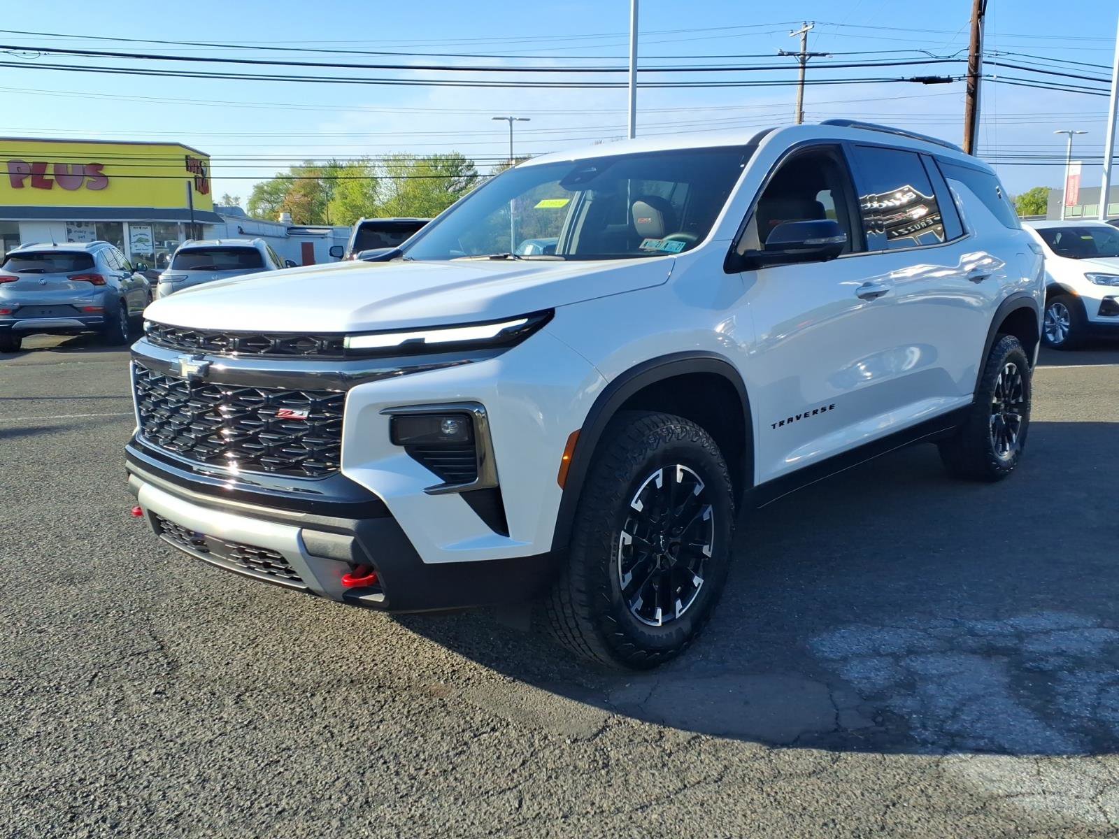 Certified 2025 Chevrolet Traverse Z71 w/ Driver Confidence Package AWD/4WD image 8