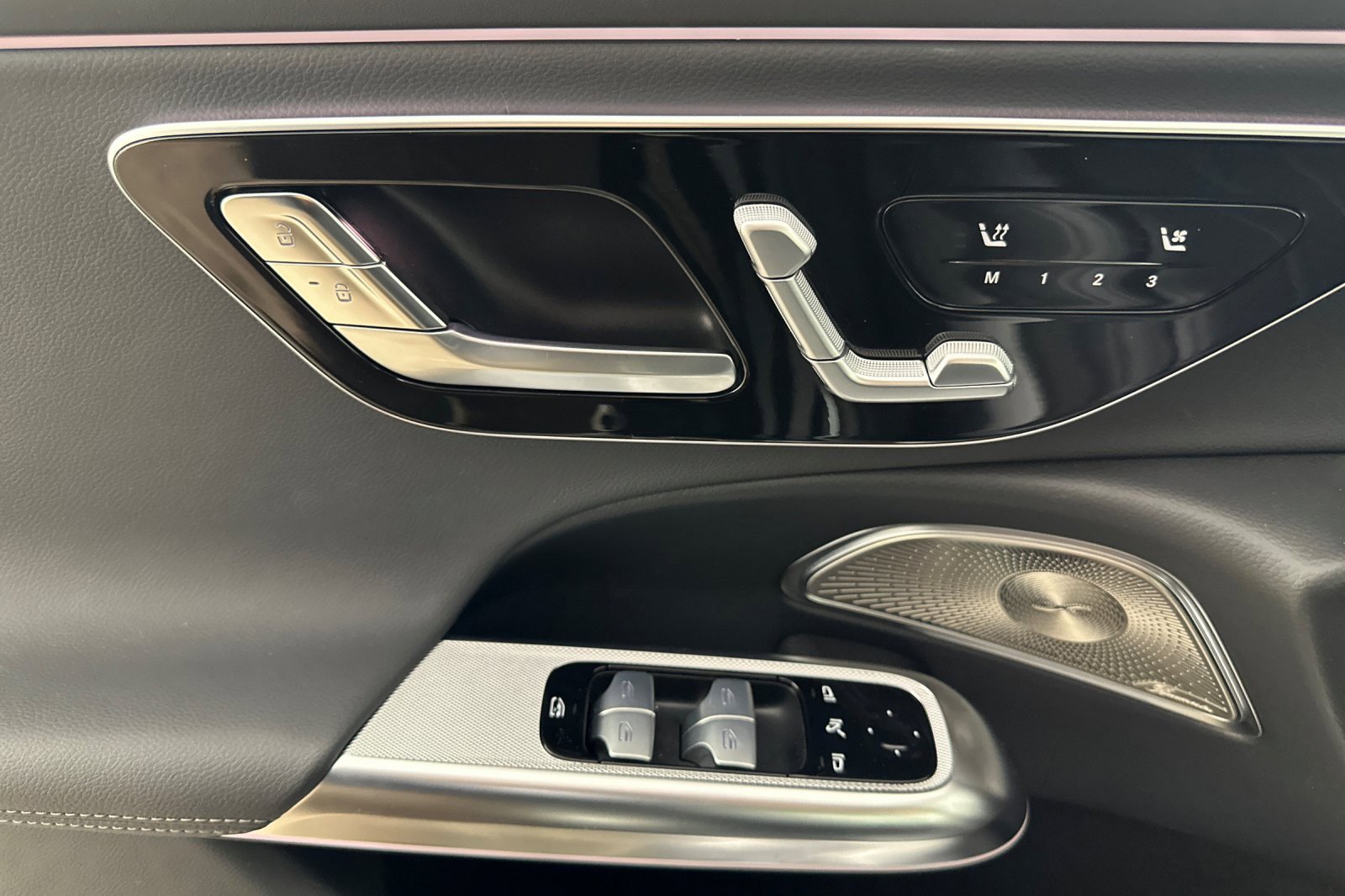 Used 2025 Mercedes-Benz E 450 4MATIC All-Terrain Wagon image 10