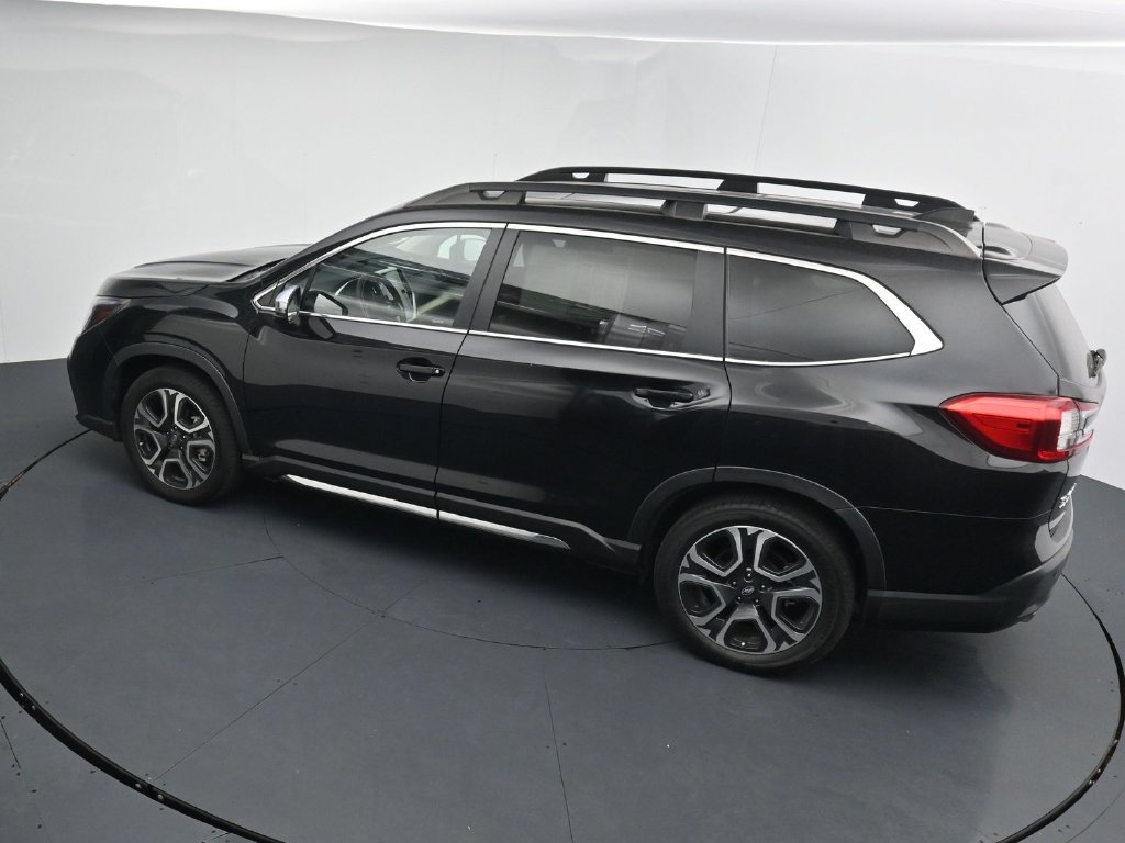 Used 2023 Subaru Ascent Limited w/ Technology Package AWD/4WD image 13