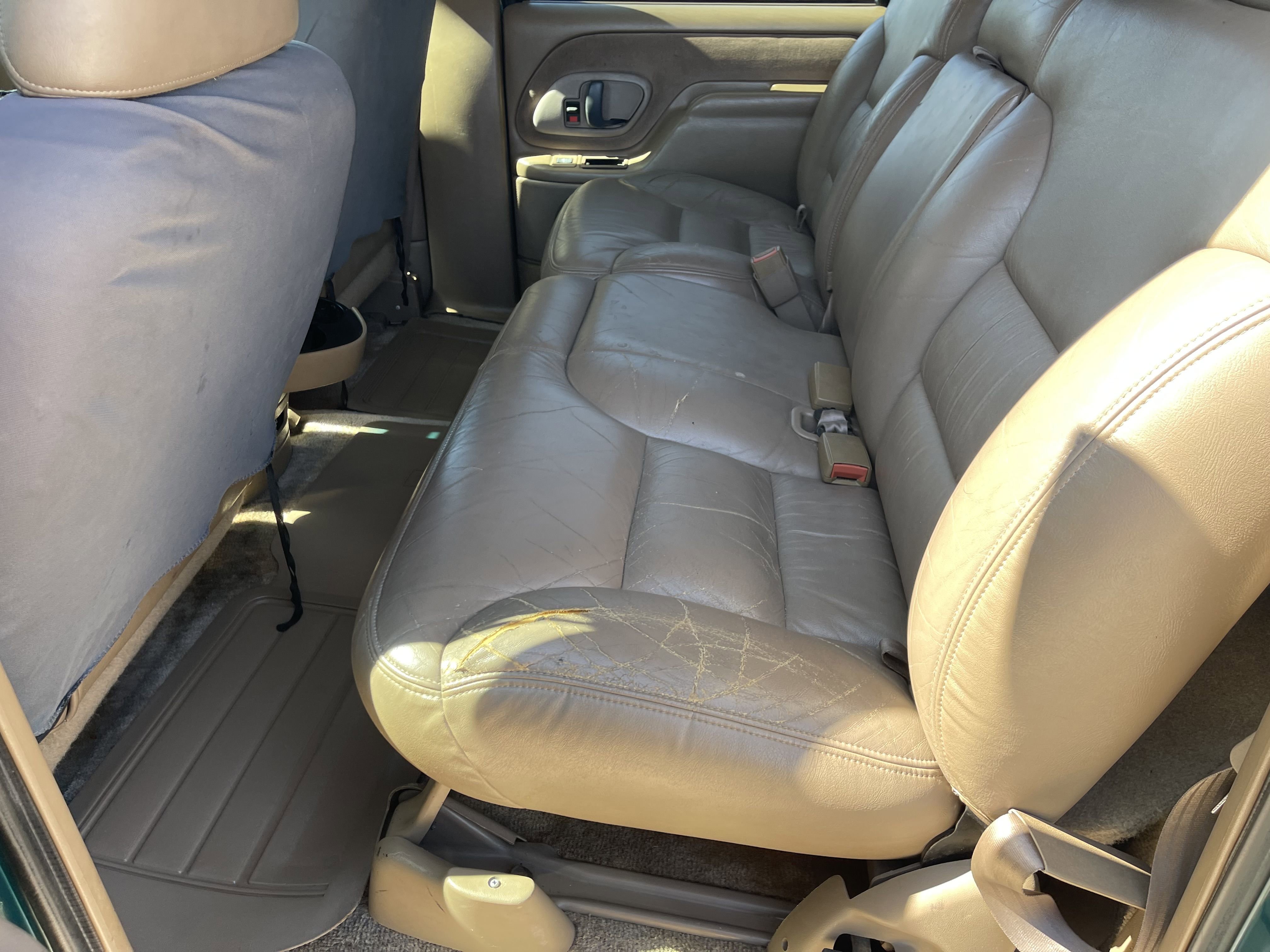 Used 1995 GMC Suburban 4WD image 16