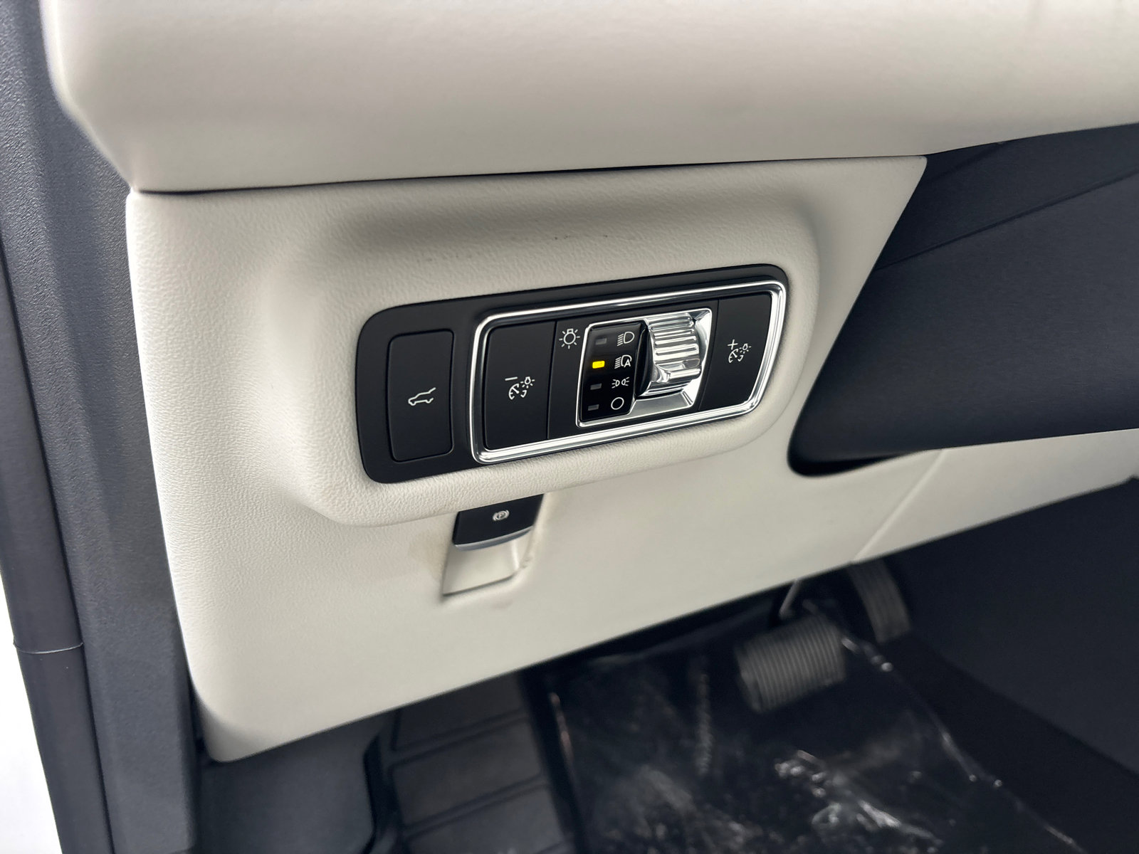 New 2026 Lincoln Nautilus Premier w/ Equipment Group 102A image 14