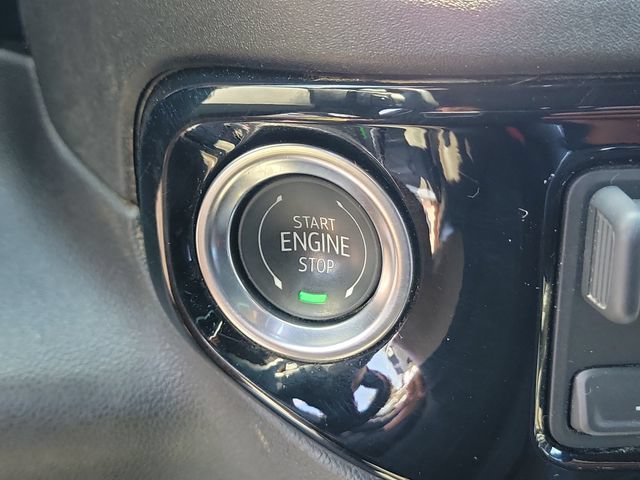 Certified 2025 Chevrolet Silverado 1500 High Country w/ High Country Premium Package AWD/4WD image 35