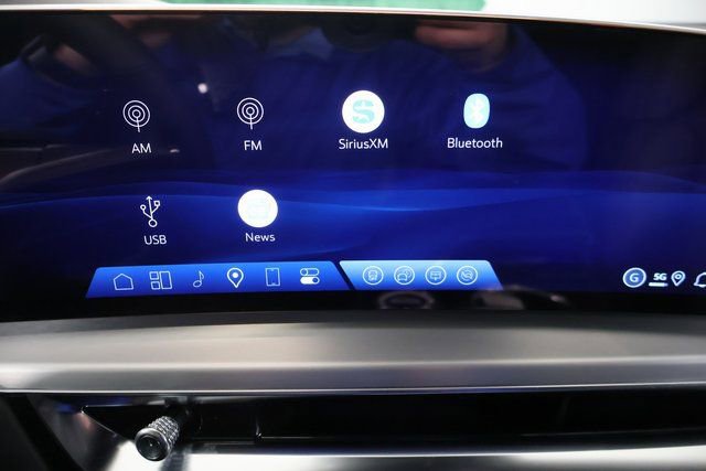 New 2026 Cadillac Lyriq Signature Luxury image 20