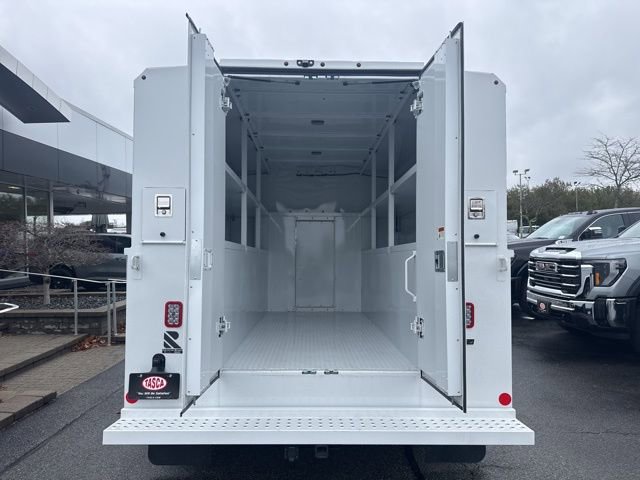 New 2025 GMC Savana 3500 w/ Power Convenience Package image 20
