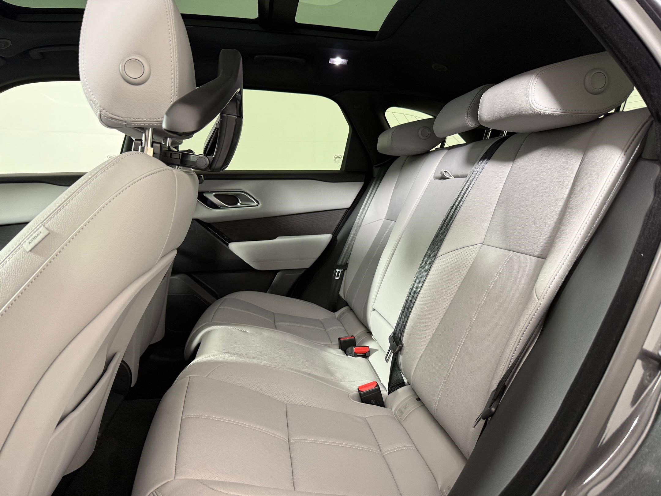 New 2026 Land Rover Range Rover Velar S AWD/4WD image 26