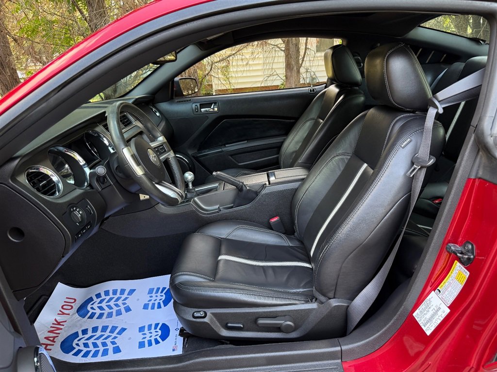 Used 2010 Ford Mustang GT Premium image 40