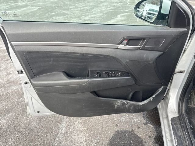 Used 2019 Hyundai Elantra SE w/ Cargo Package image 18