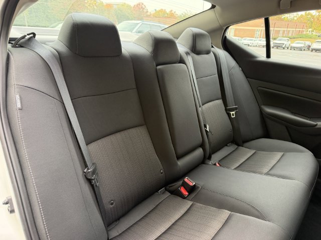 Used 2025 Nissan Altima 2.5 S FWD image 34