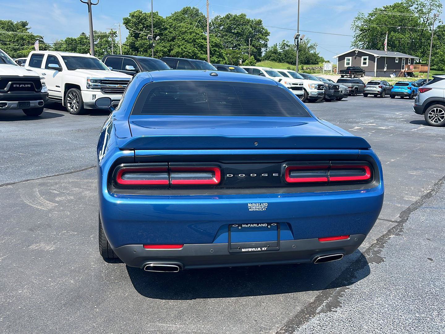 Used 2021 Dodge Challenger SXT w/ Driver Convenience Group RWD image 4