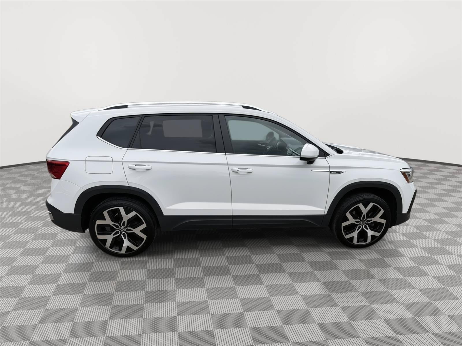 Used 2022 Volkswagen Taos SEL AWD/4WD image 9