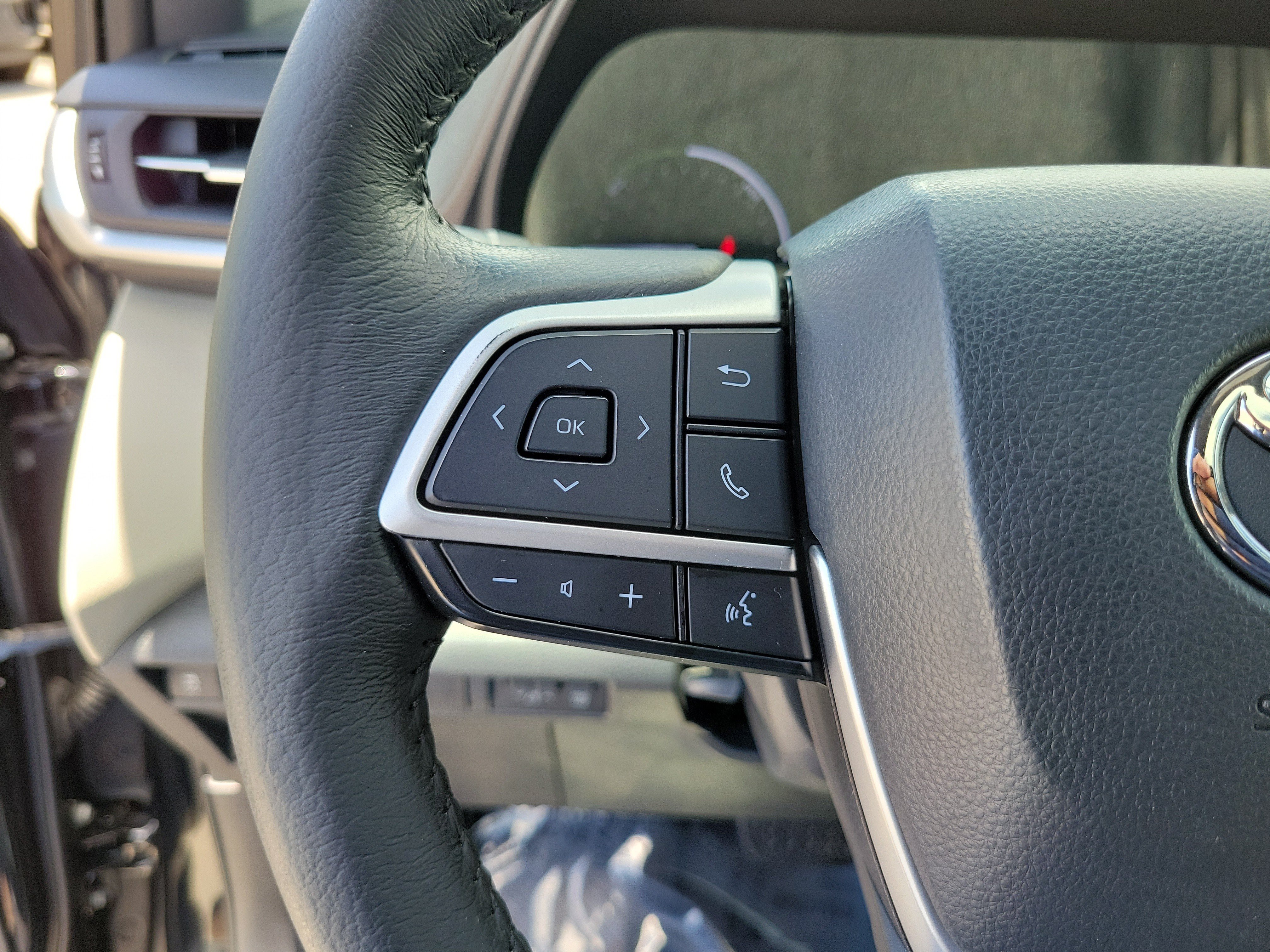 Used 2021 Toyota Sienna XLE FWD image 23